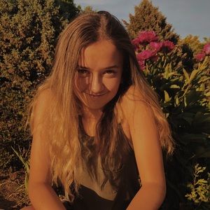 Meet your Posher, Olivia